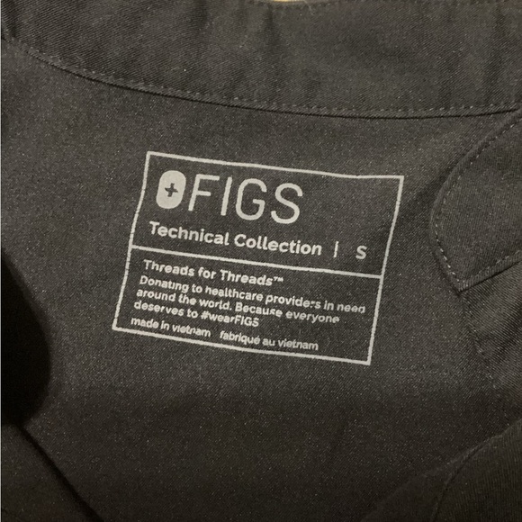 Figs Women's Classic Black Scrub Top - Picture 3 of 4